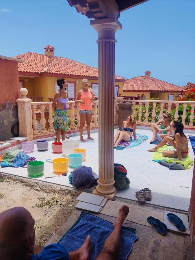Duque Nest Hostel Адехе Екстер'єр фото