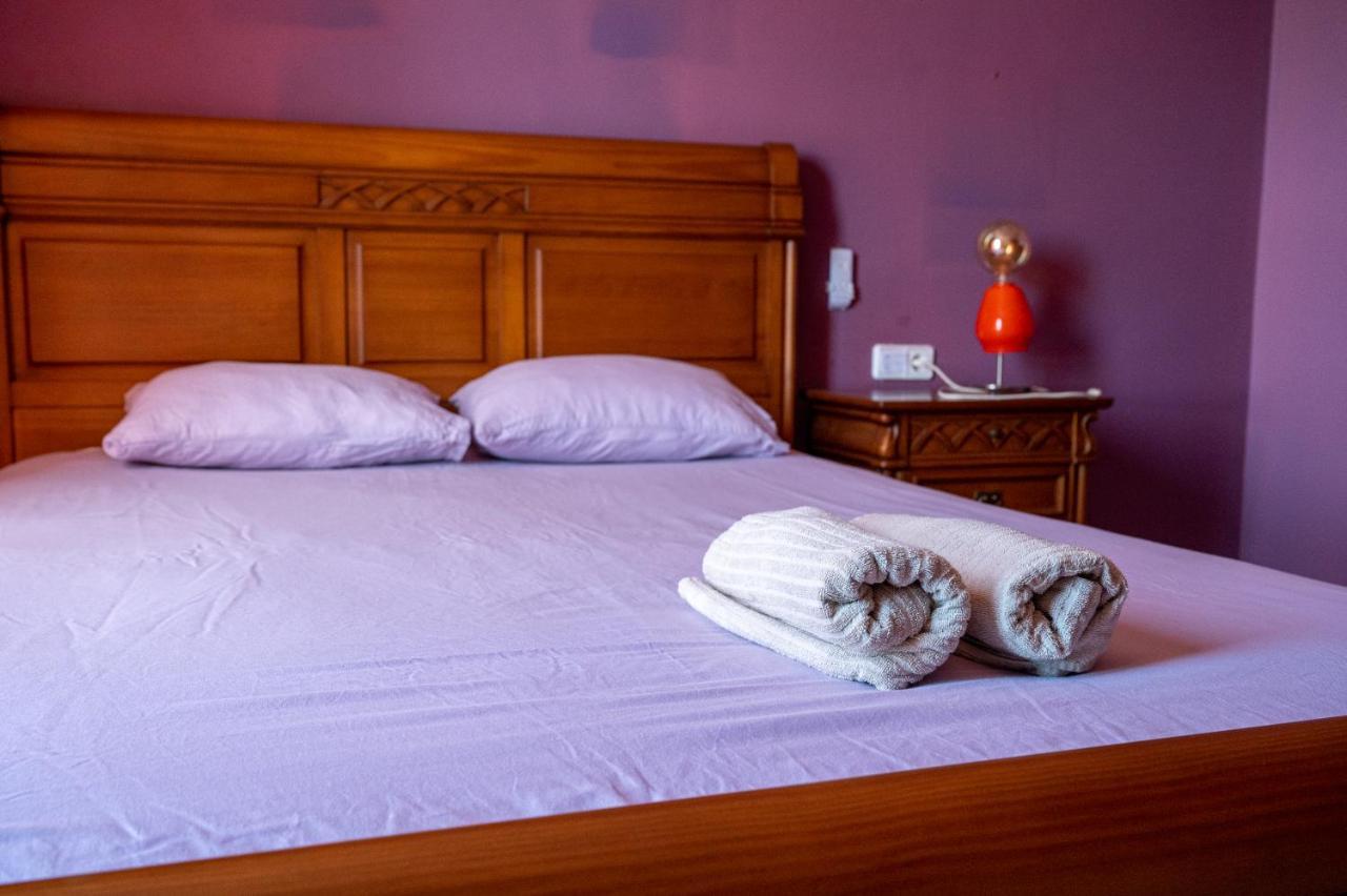 Duque Nest Hostel Адехе Екстер'єр фото