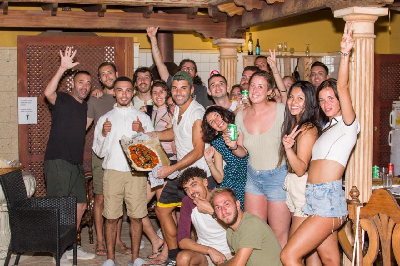 Duque Nest Hostel Адехе Екстер'єр фото