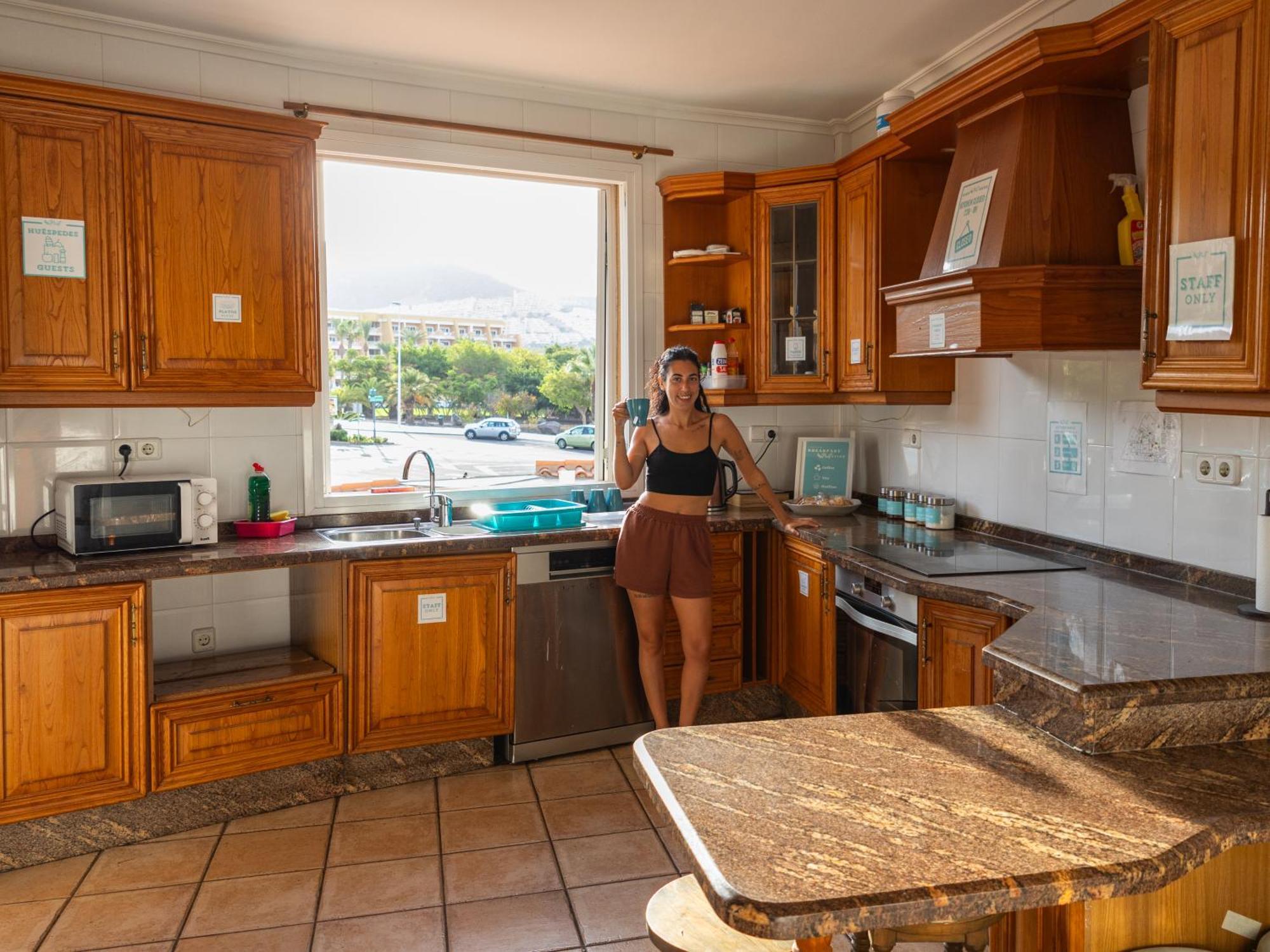 Duque Nest Hostel Адехе Екстер'єр фото